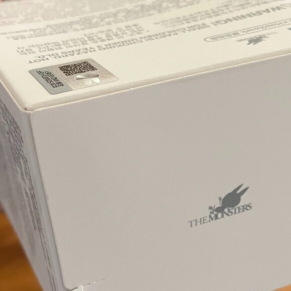 Labubu Happiness Big into Energy Authentic NEW - Picture 4 of 5